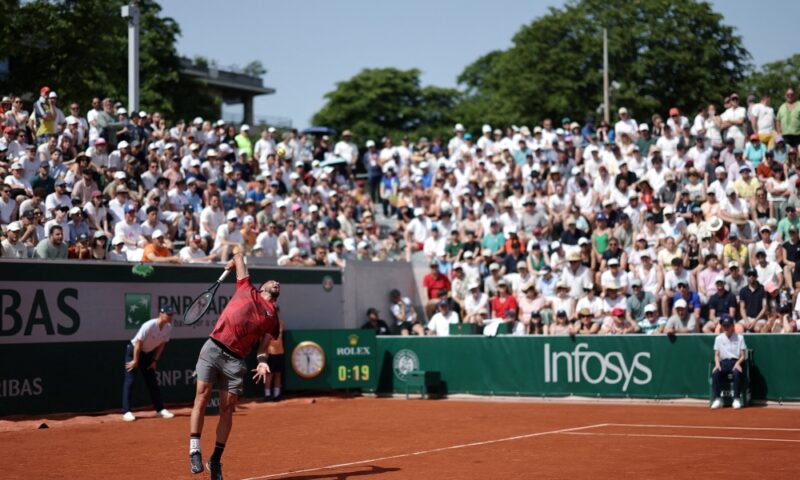 ‘Viva la Vida’ at Roland Garros as French Open begins in sizzling Paris heat
