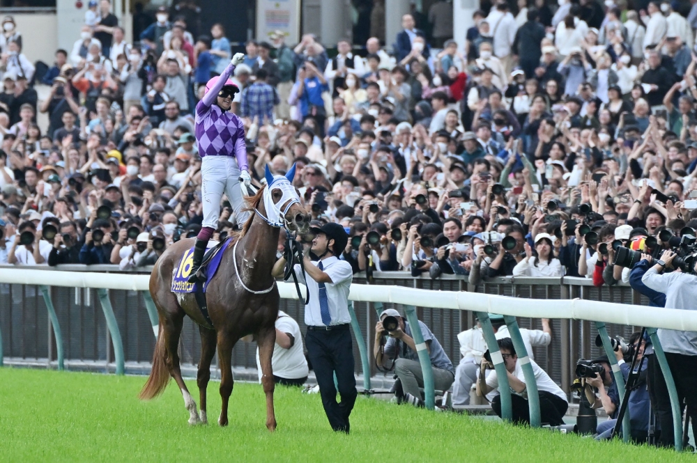 Woman jockey Inamura makes history by winning Japanese Oaks