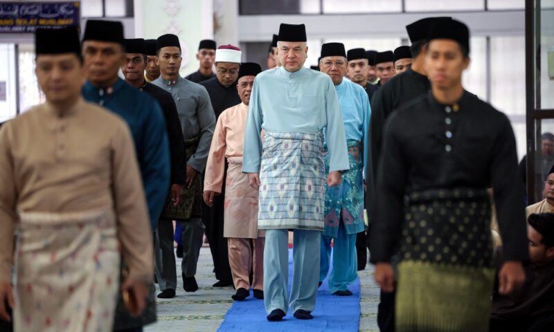 Muslims nationwide mark Aidiladha with prayers, royal attendance across states