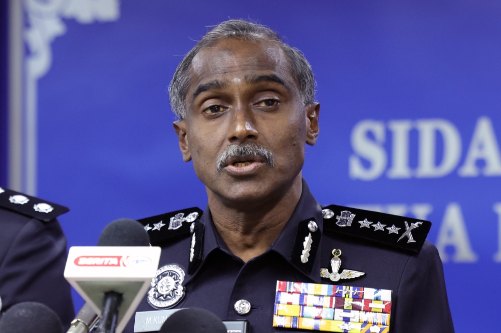 Bukit Aman to meet former MACC chief Azam Baki next week over Albert Tei threat allegations
