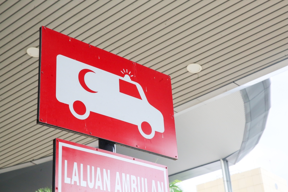 Nine hurt, including suspected migrant smuggler, after GOF car chase ends in crash near Jeli