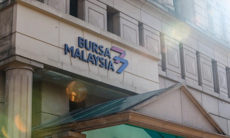 Bursa Malaysia ends lower as late selling hits blue chips