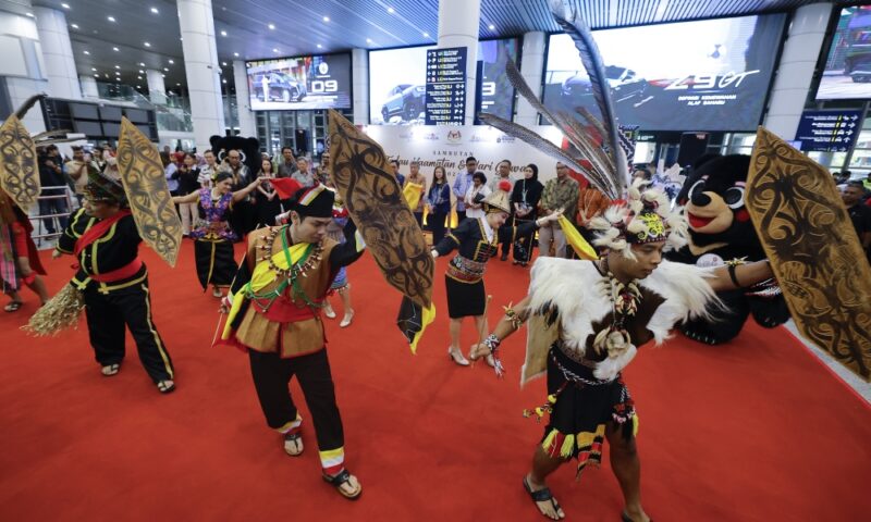 Tourism Malaysia takes Kaamatan and Gawai celebrations to major airports