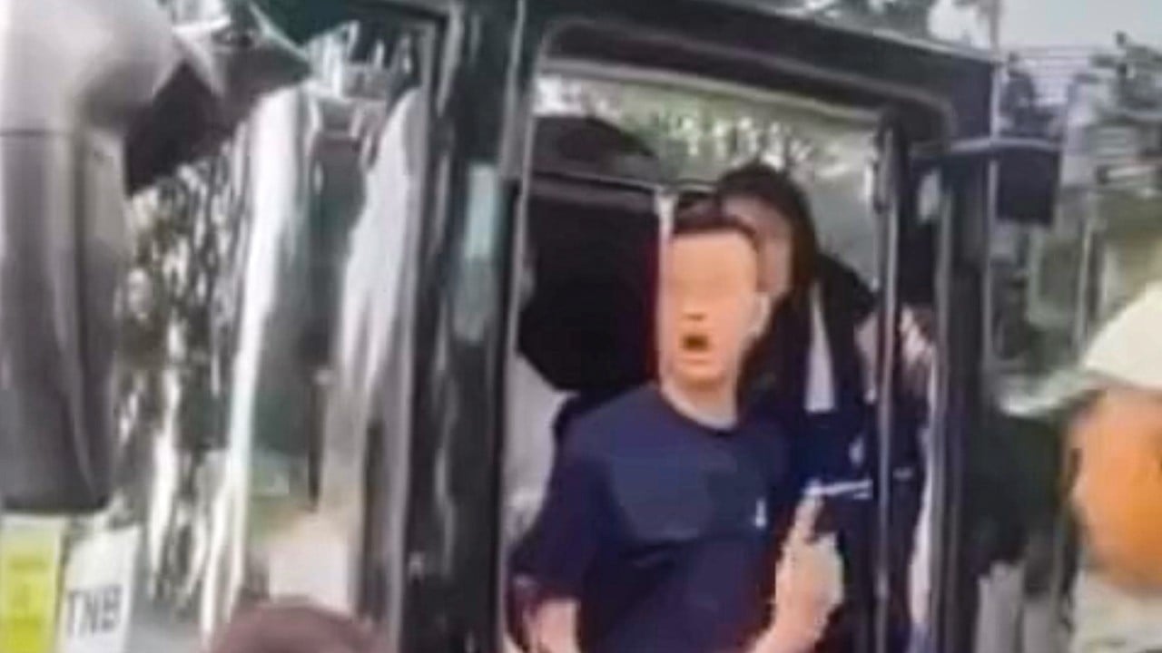 Singapore investigates Hong Kong school principal for swearing at security guards