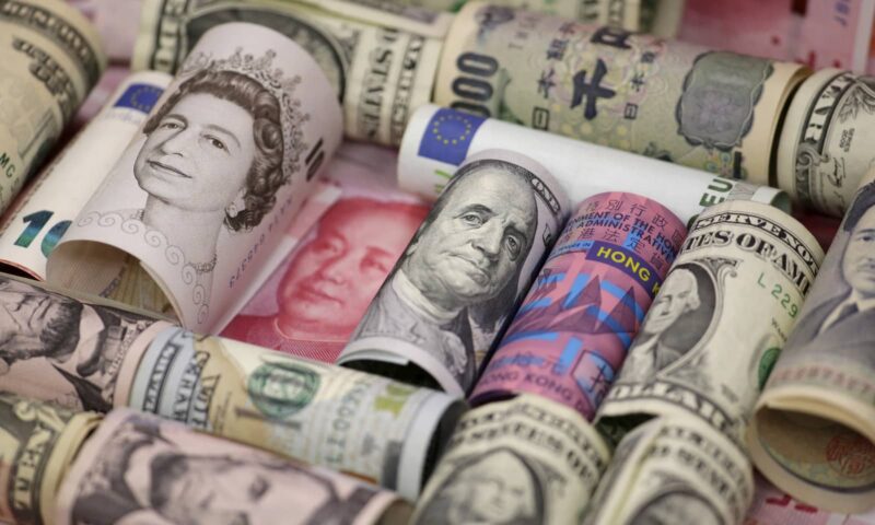 بعد قرار لجنة السياسات النقدية.. تفاصيل أسعار العملات الأجنبية في البنوك اليوم