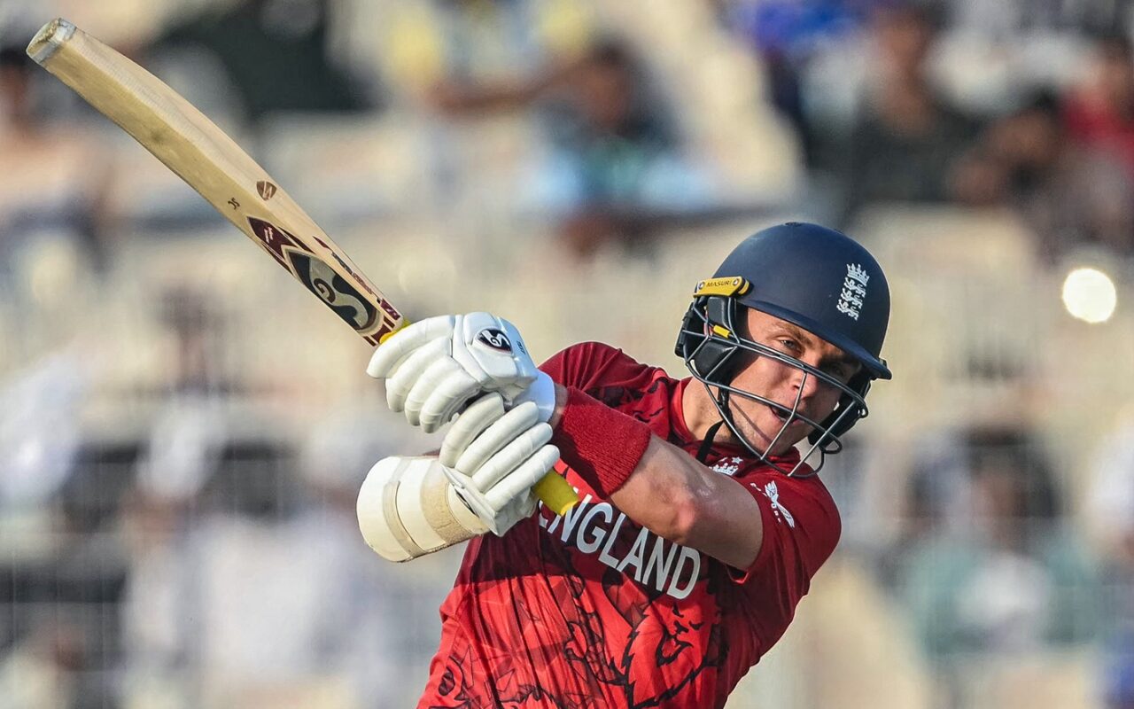 ‘Disappointing’ – Sangakkara on Sam Curran turning out for Surrey with IPL still on