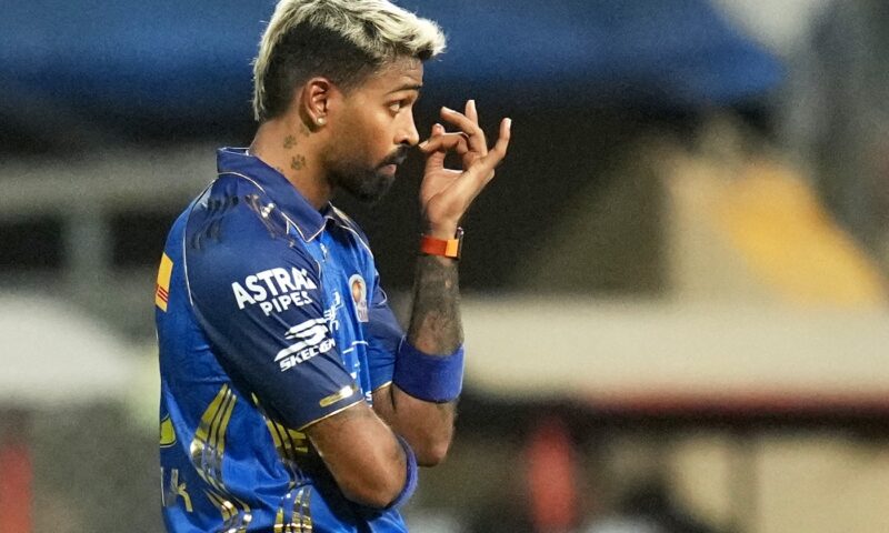 KKR opt to bowl; Hardik and Suryakumar return for MI