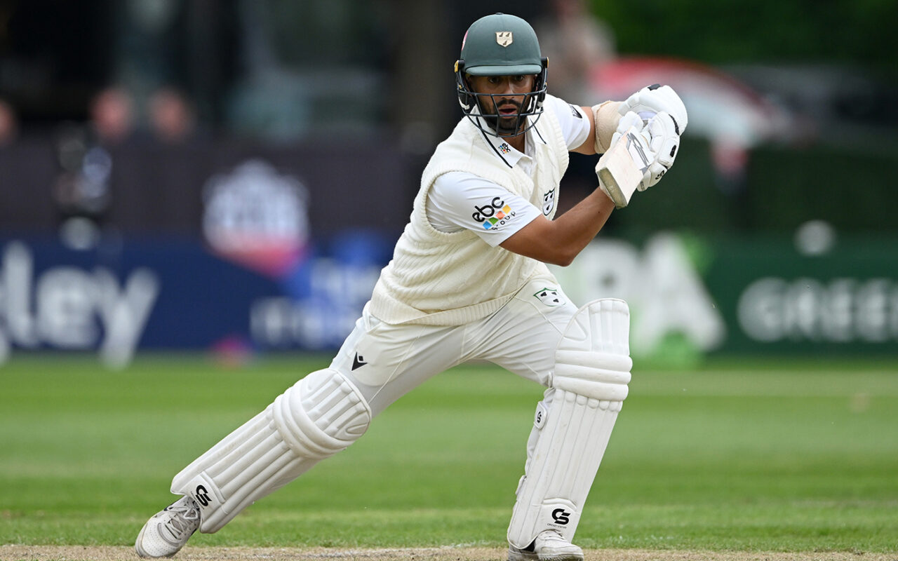 Brett D’Oliveira-Matthew Waite stand delivers draw at Lancashire