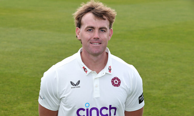 Louis Kimber plays matchwinning hand as Northants sneak home
