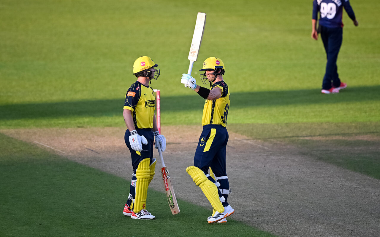 Stubbs fires on debut as Hampshire Hawks down Essex Eagles