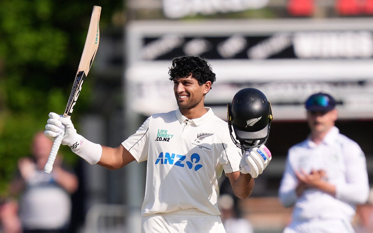 Ravindra and Blundell tons lead New Zealand revival