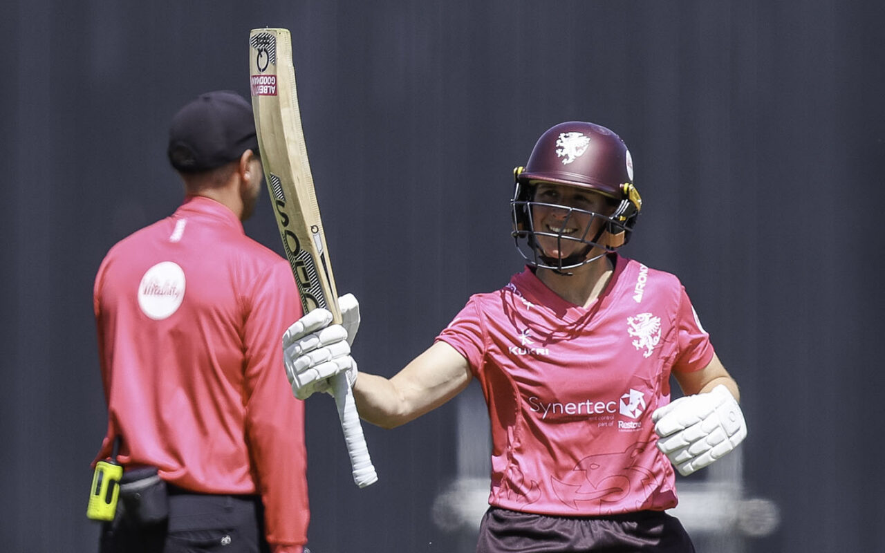 Sophie Luff fifty stretches Somerset’s unbeaten start