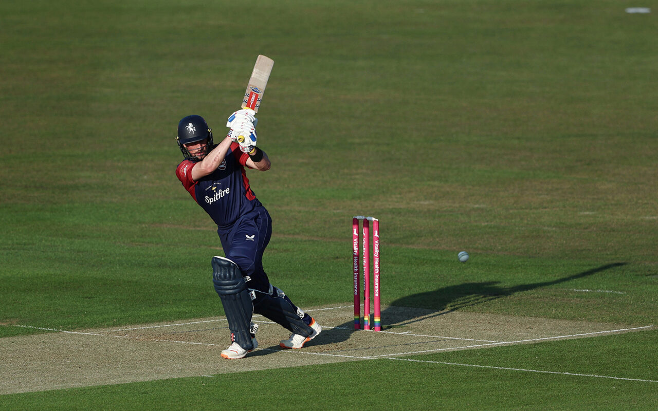 Lintott, Finch mastermind Kent thrashing of Surrey
