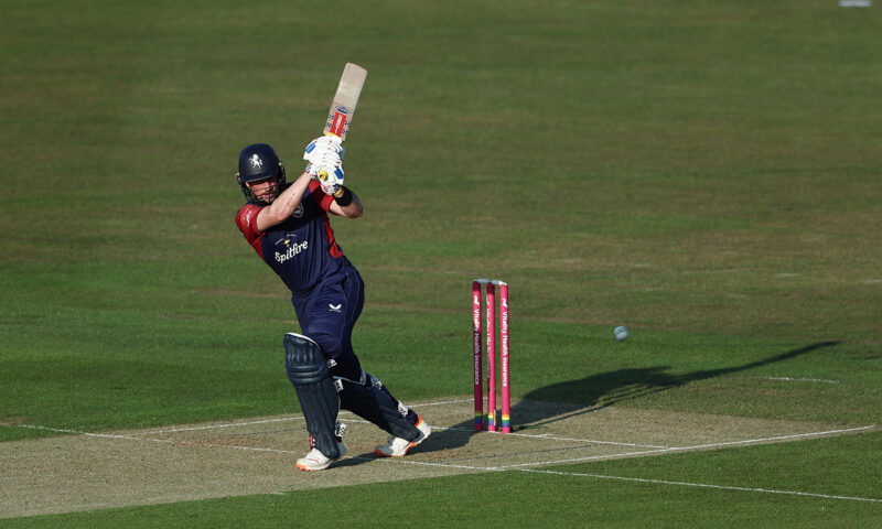 Lintott, Finch mastermind Kent thrashing of Surrey