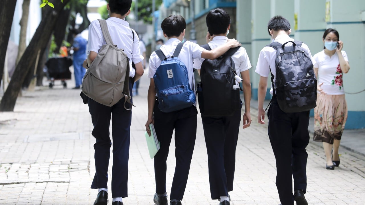 1 in 12 secondary students socially disengaged on campus, survey finds
