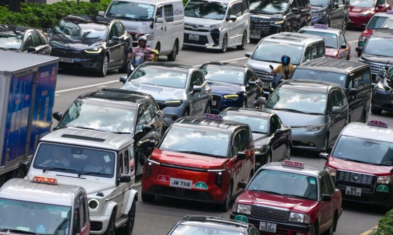 Hong Kong to set ride-hailing permit quota at 10,000 under regulatory push