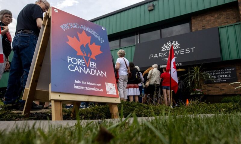 ‘Forever Canadian’ group launches provincewide ‘unity bus’ campaign