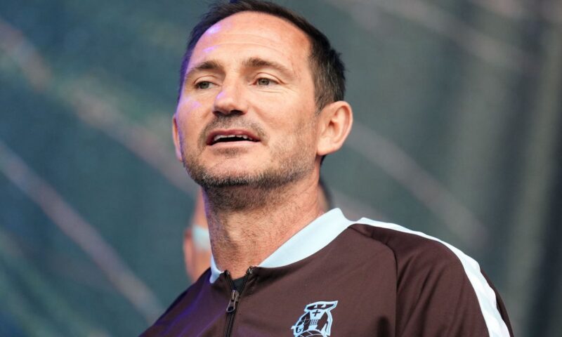 Frank Lampard receives LMA’s top honour and Sir Alex Ferguson’s praise