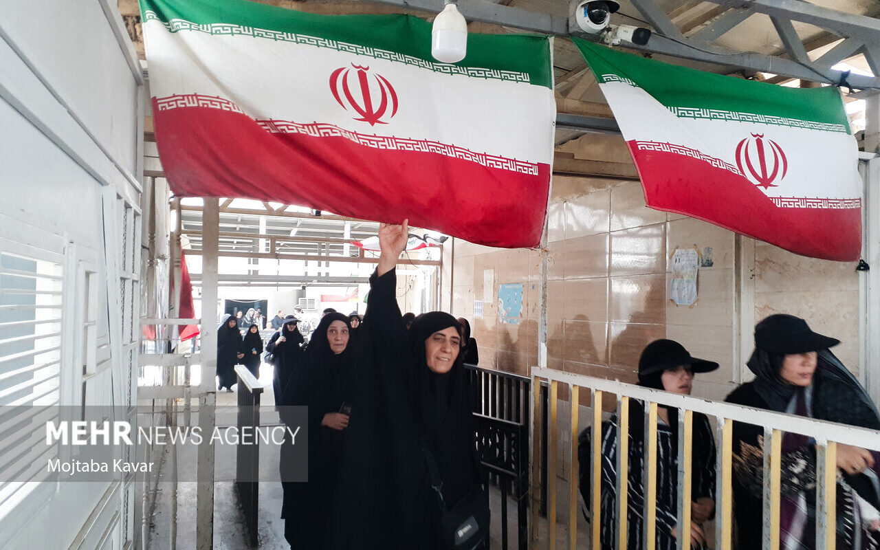 محافظ مهران: أكثر من 19 ألف شخص زائر حسيني عبروا الحدود منذ الليلة الماضية