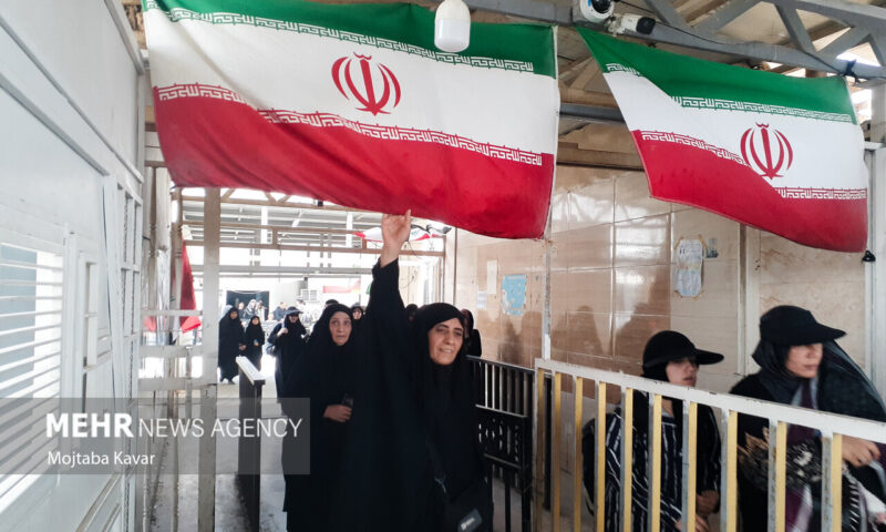 محافظ مهران: أكثر من 19 ألف شخص زائر حسيني عبروا الحدود منذ الليلة الماضية