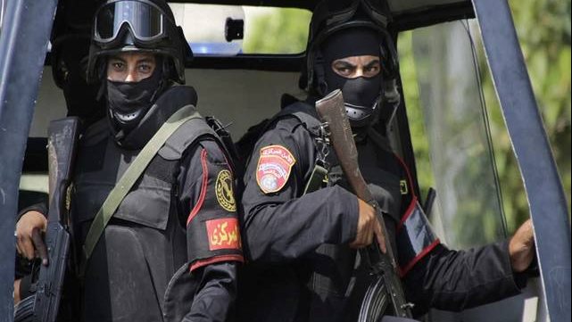 بسبب خلاف على تحميل الركاب.. ضبط طرفي مشاجرة بين سائقي توك توك في سوهاج