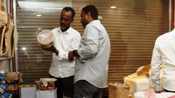 محافظ أسوان ضبط 102 مخالفة تموينية بالأسواق استعداداً لعيد الأضحى
