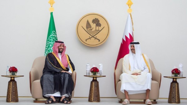 أمير قطر وولي العهد السعودي يبحثان هاتفيا جهود تهدئة الأوضاع بالمنطقة