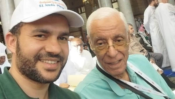روحانيات الحج تجمع حسام موافي بضيوف الرحمن فى مكة المكرمة