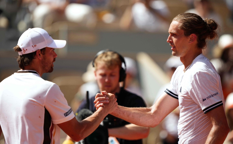 Djokovic, Zverev off to winning starts at French Open but Fritz out