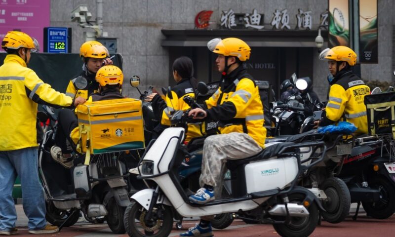 China boosts services for migrant workers to spur consumption