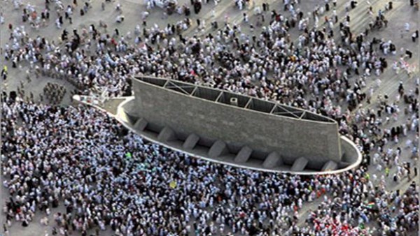 هل يجوز توكيل الحاج لأحد برمي الجمرات أو تأدية أي من مناسك الحج؟.. المفتي السابق يجيب