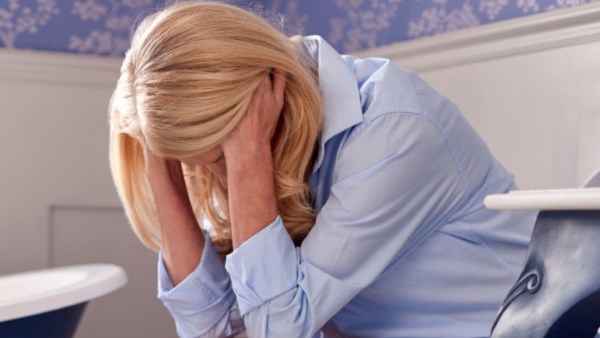 تشتت التفكير في سن اليأس علامة على إصابة النساء بهذا الاضطراب.. ما الحل؟