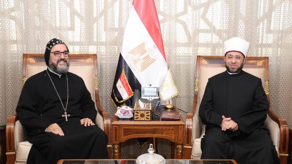 وزير الأوقاف يستقبل راعي الكنيسة السريانية الأرثوذكسية بالقاهرة للتهنئة بعيد الأضحى