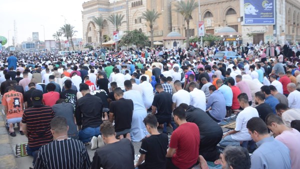 أحكام يوم العيد.. نصائح مهمة لكل مسلم موافقة لسنة النبي