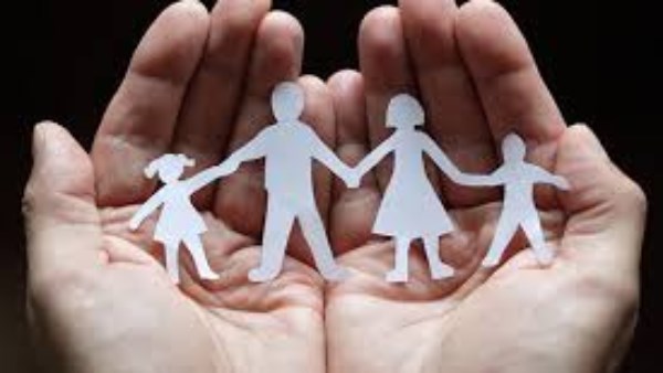 من الأب إلى الجد ثم الأم.. كيف نظم القانون الجديد أولوية النفقة؟