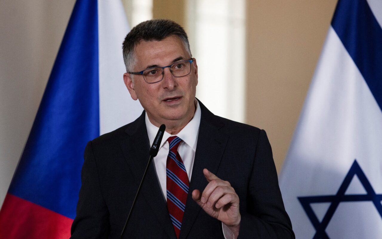 Militants de la «Flottille pour Gaza» agenouillés en détention : le ministre des Affaires étrangères israélien dénonce un «spectacle honteux»