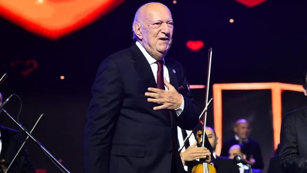 عمر خيرت يقدم حفلا فى لندن