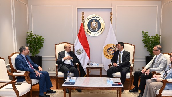 «الصناعة» تستهدف جذب استثمارات فرنسية جديدة وتوطين التكنولوجيا لدعم توسع المنتج المصري عالميًا