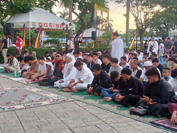 LOOK: Muslims in Cebu City celebrate Eid al-Adha at Plaza Independencia