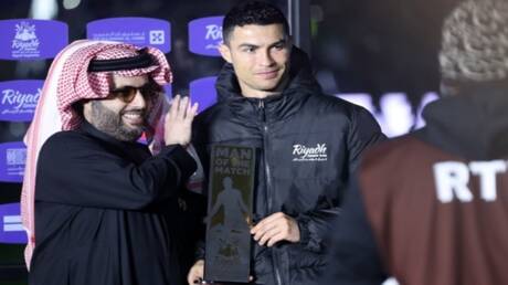 “الجوال مسروق”.. تعليق طريف من تركي آل الشيخ على تتويج النصر