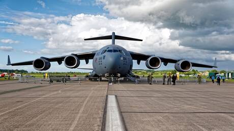 طائرة نقل أمريكية من طراز C-17 تطلق إشارة استغاثة في أجواء التشيك