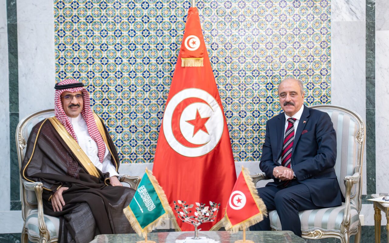 وزير الخارجية يلتقي السفير السعودي لدى تونس بمناسبة انتهاء مهامه