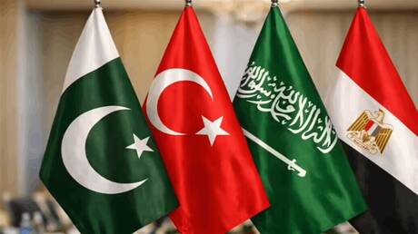 إعلامي سعودي يكشف عن تحرك للمملكة يعيد رسم توازنات الشرق الأوسط ويوقف “تغول” إسرائيل في المنطقة
