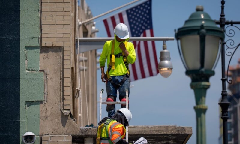 US jobless claims fall as lay-offs remain low despite economic uncertainty