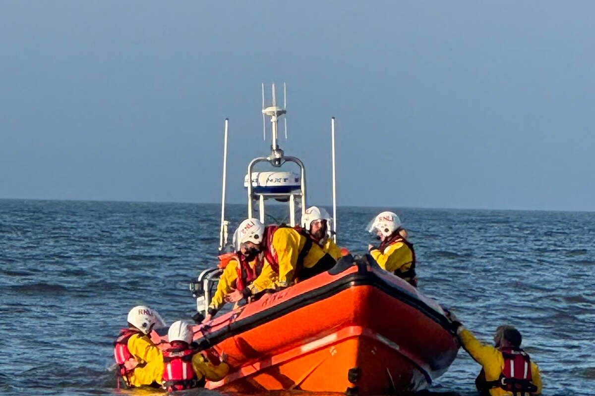 Portobello Beach search LIVE: Major emergency operation under way to rescue two girls lost at sea