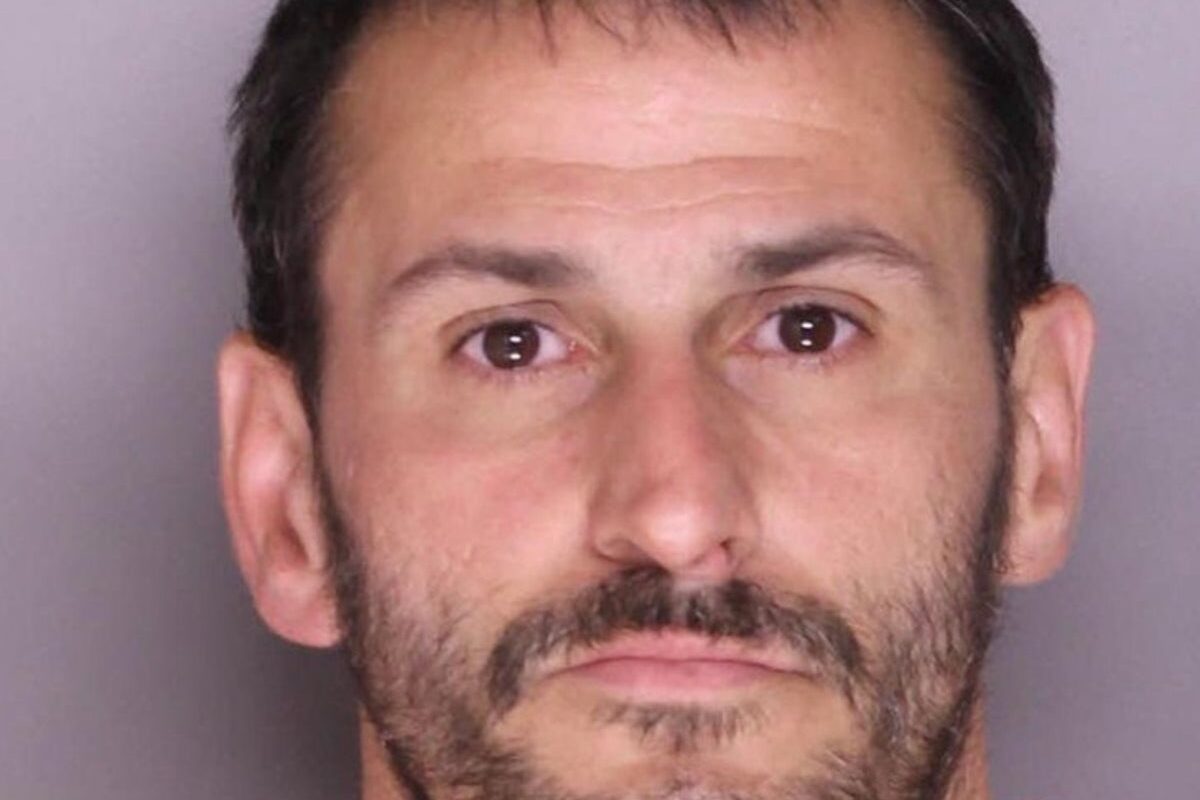 Suspect brought his girlfriend’s 11-year-old daughter to hold flashlight during burglary, cops say