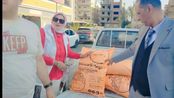 ضبط نصف طن أسمدة زراعية محظور بيعها بدمياط