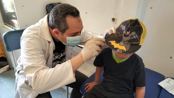 جايين لأهالينا.. 2447 خدمة طبية وصرف الأدوية مجانًا خلال قافلة بكفر الشيخ