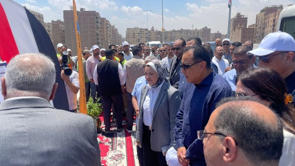 مدبولي يتفقد محور عمر بن العاص بالجيزة