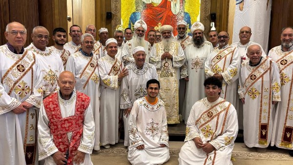 الأنبا جوزيف يصلي القداس الإلهي لعيد الصعود بكنيسة الشهيد أبي سيفين والأنبا مقار بالتجمع